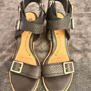 Söfft Marlyn Sandals - Black - Size 7.5